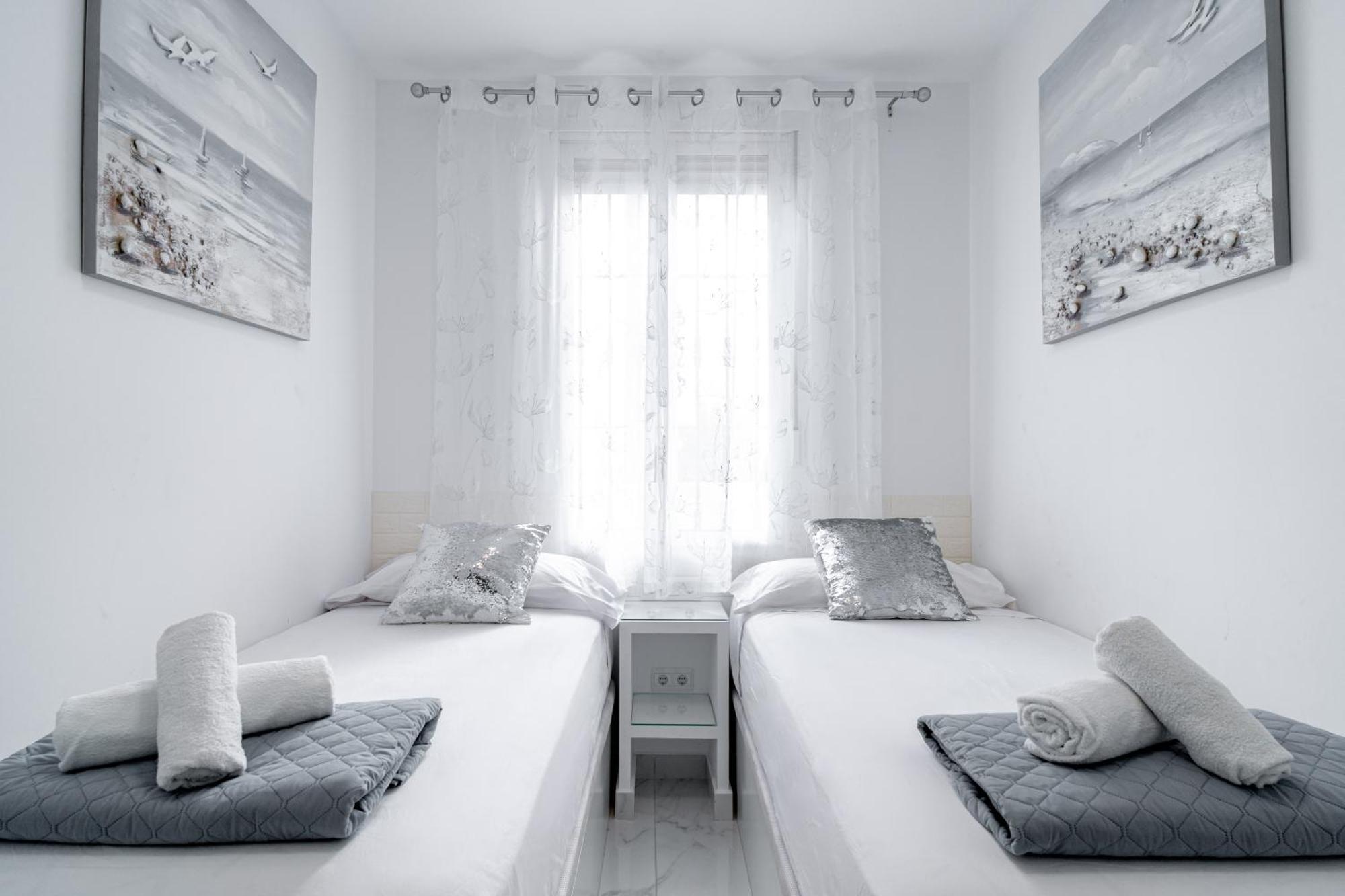 Blue Horizon Luxury Apartment Nerja Esterno foto